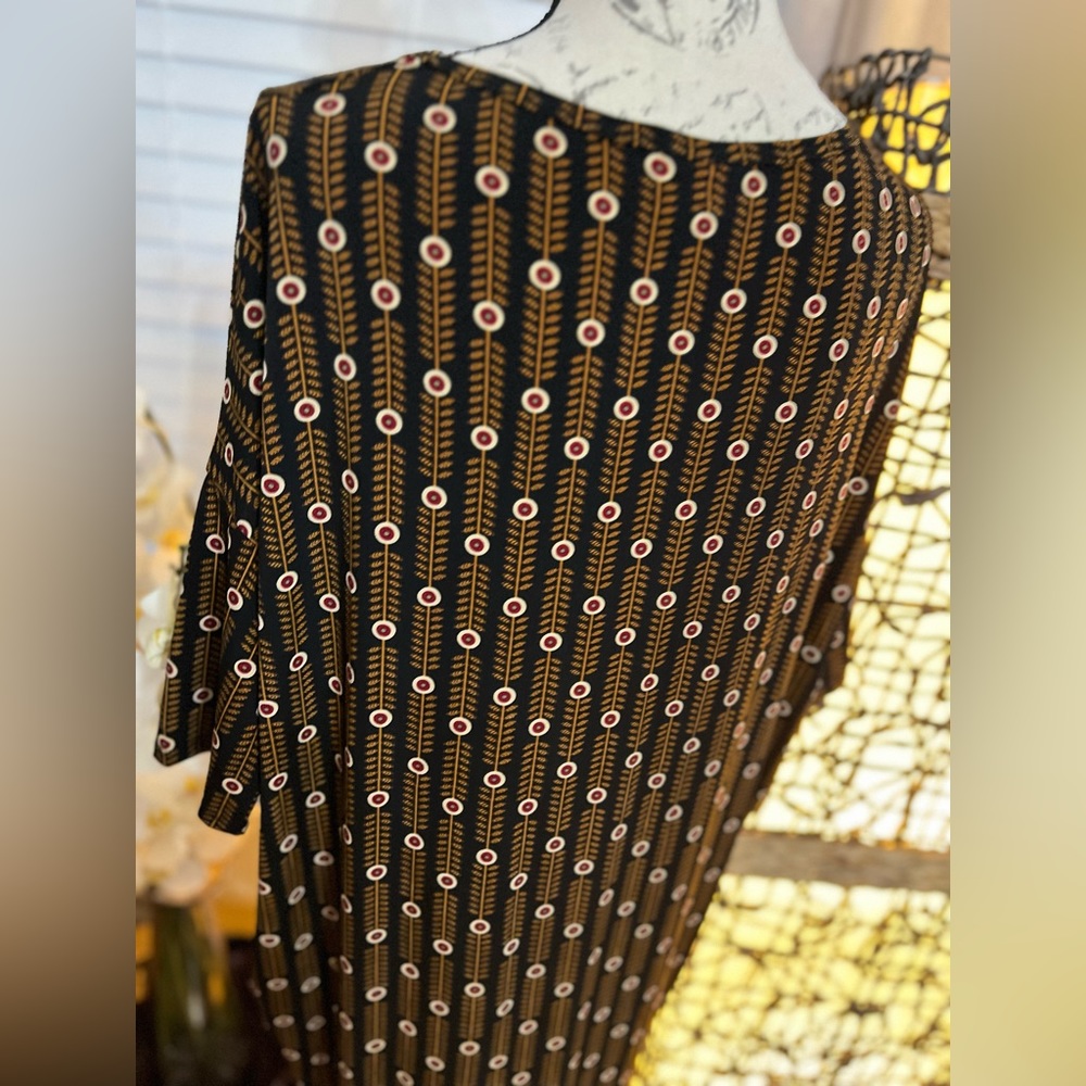 Lularoe top. - Picture 3 of 6